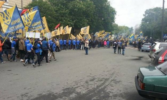 на Грушевського перекрито рух автотранспорту